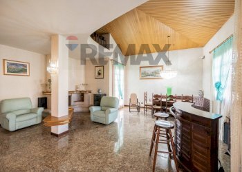 Sala da pranzo - Villa Via Vincenzo Bellini, Luzzara - photo 5