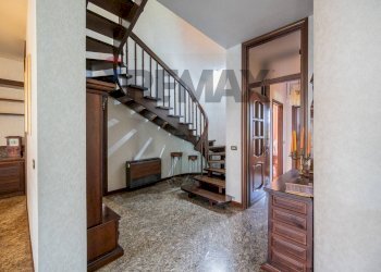 Scale - Villa Via Vincenzo Bellini, Luzzara - photo 16