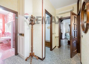 Hall / corridoio - Villa Via Vincenzo Bellini, Luzzara - photo 34