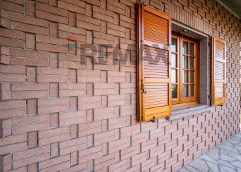Balcone - Villa Via Vincenzo Bellini, Luzzara - photo 93