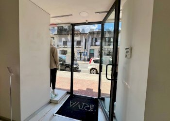 Ricezione / Lobby - Stabile - Palazzo Via Napoli
 
77, Vairano Patenora - foto 21