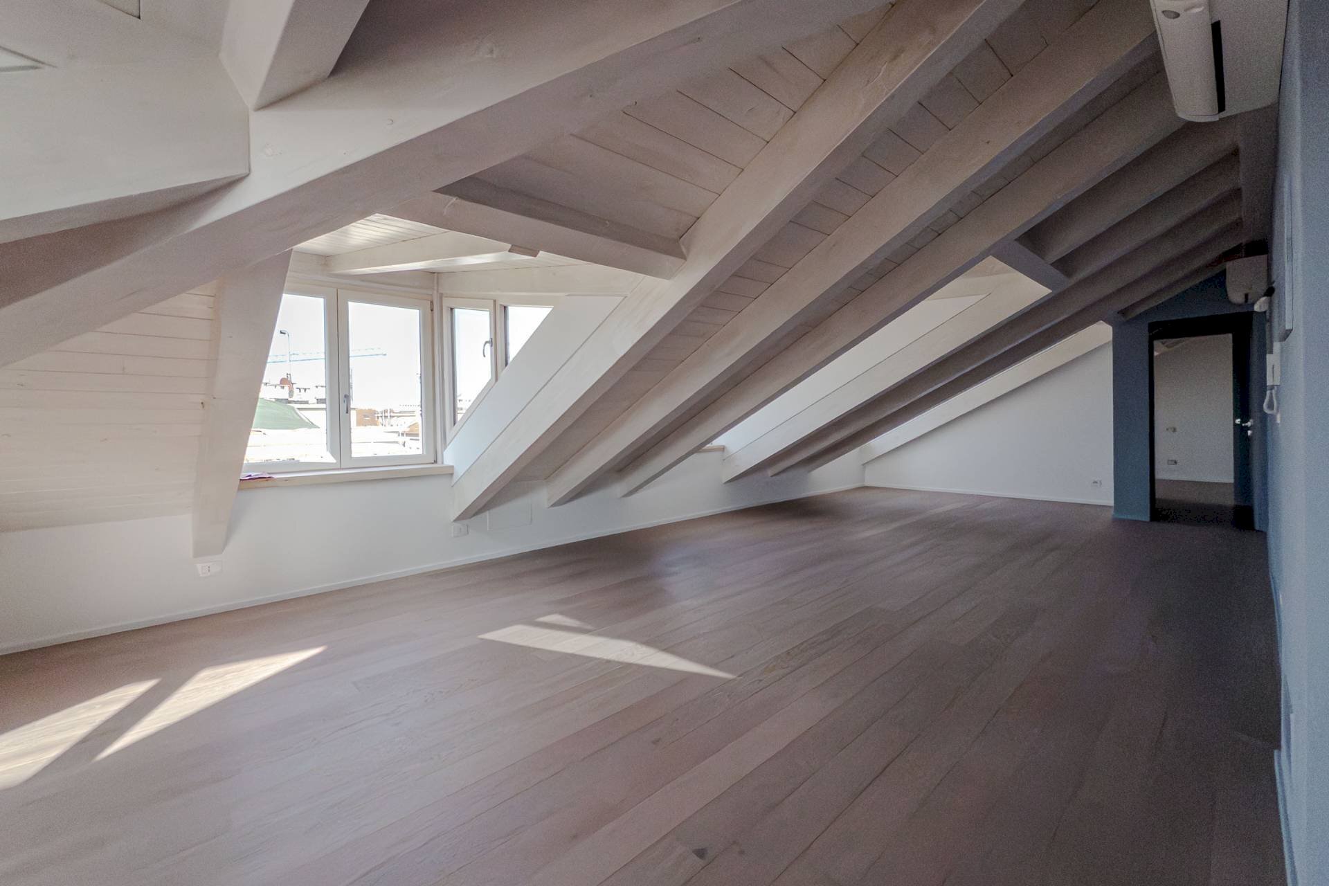 Foto 2 - Attic VIA BRUNO BUOZZI
 
2, Torino - photo 2