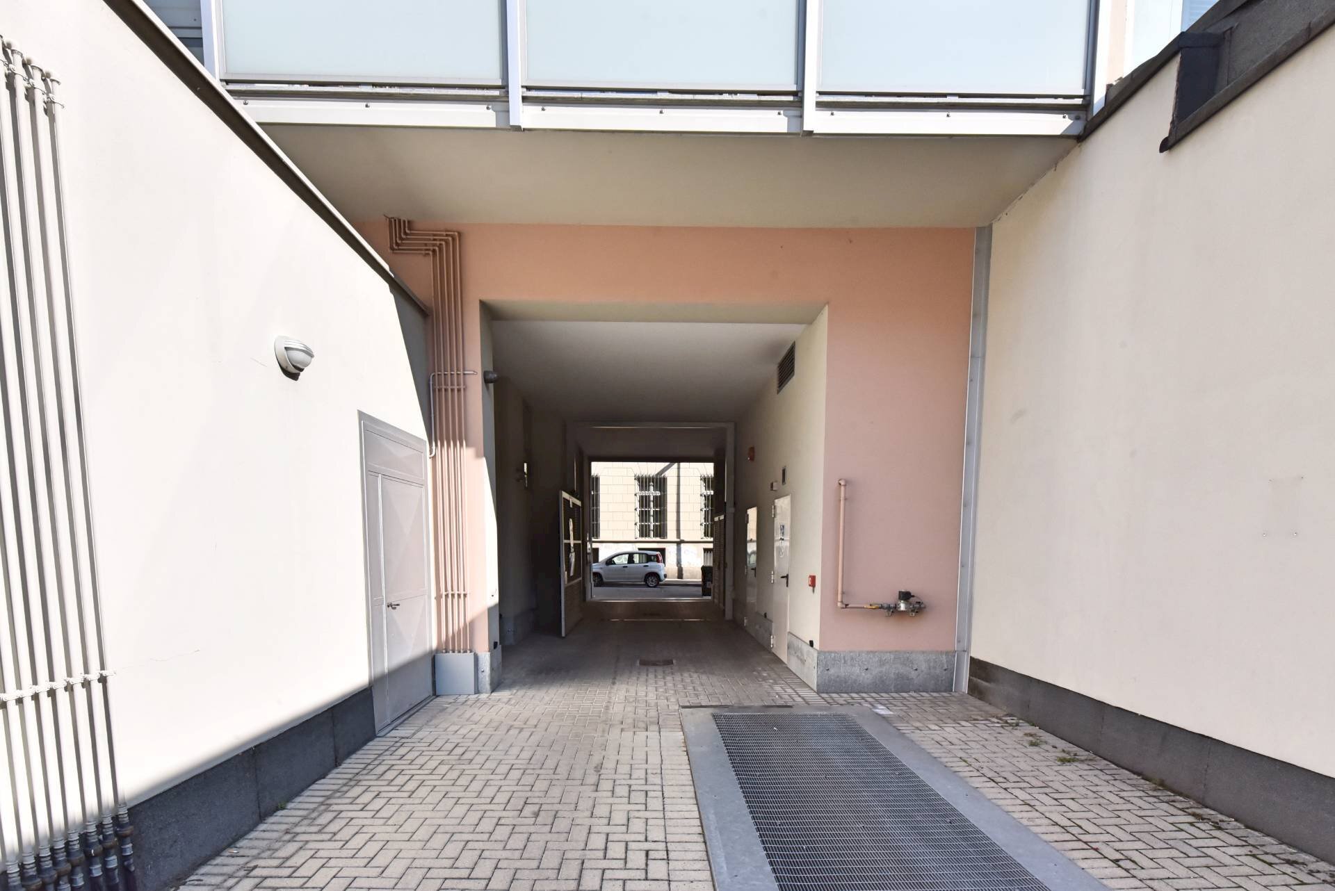 Accesso Carraio - Box Via Giuseppe Giacosa
28, Torino - photo 2