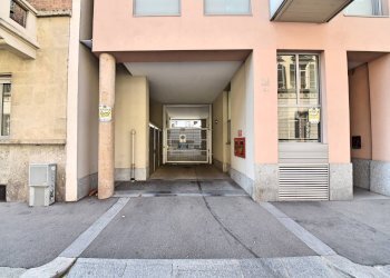 Accesso Carraio - Box Via Giuseppe Giacosa
 
28, Torino - photo 1
