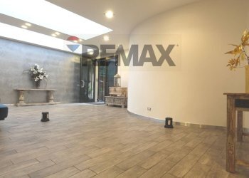 Stanza vuota - Locale Commerciale Via Mauro Macchi
42, Milano - foto 6