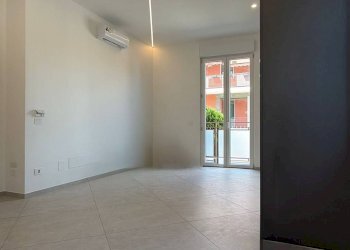 Stanza vuota - Three-room apartment Via Alessandro Volta
 
10, Pero - photo 3