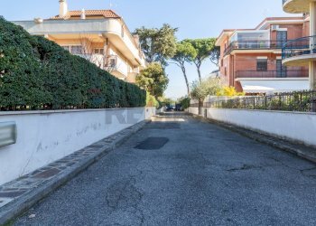 Edificio all\'aperto - Attico VIA DI TORRE GAIA
26, Roma - foto 46