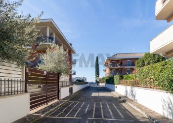 Edificio all\'aperto - Attico VIA DI TORRE GAIA
26, Roma - foto 47