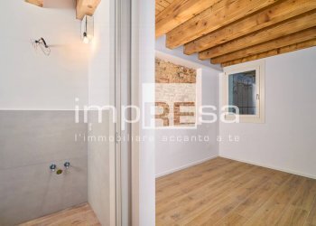 CAMERA MATRIMONIALE - Two-room apartment Via Dotti
12, Treviso - photo 14
