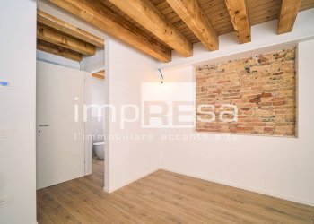 CAMERA MATRIMONIALE - Two-room apartment Via Dotti
12, Treviso - photo 17