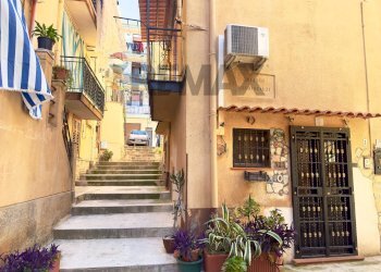Edificio all\'aperto - Casa indipendente Chiasso Piediscalzi
 
1, Monreale - foto 2