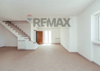 Stanza vuota - Three-room apartment Via dei Platani
 
8, Capena - photo 2