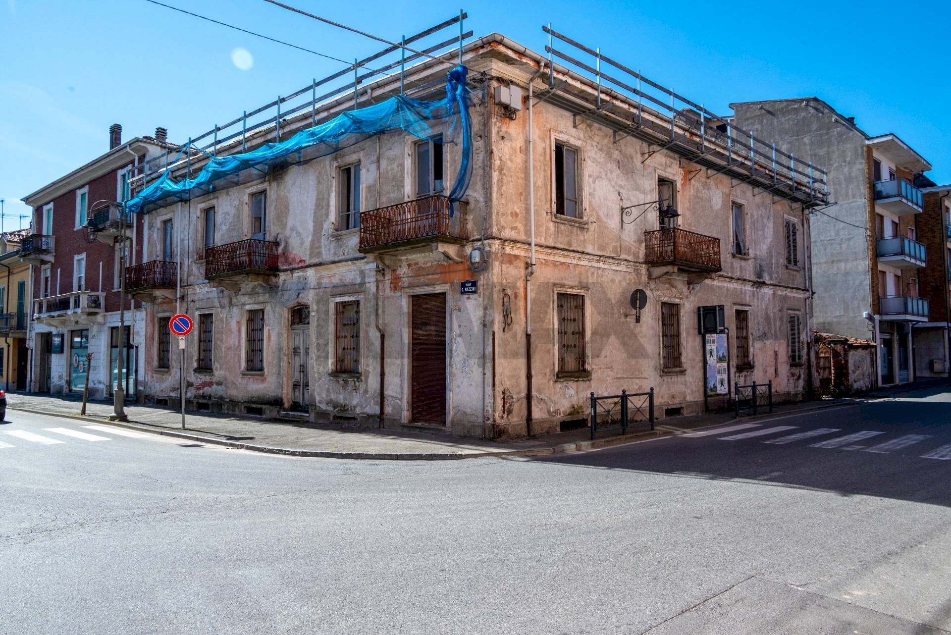 Edificio all\'aperto - Stable - Palace Viale Giuseppe Mazzini
 
1, Romagnano Sesia - photo 1