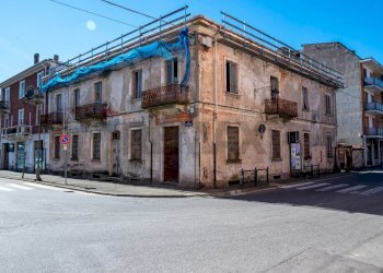 Edificio all\'aperto - Stable - Palace Viale Giuseppe Mazzini
 
1, Romagnano Sesia - photo 1
