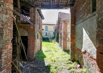 Giardino - Stable - Palace Viale Giuseppe Mazzini
 
1, Romagnano Sesia - photo 6