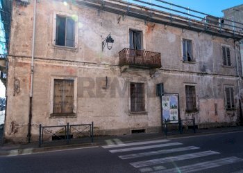 Edificio all\'aperto - Stable - Palace Viale Giuseppe Mazzini
 
1, Romagnano Sesia - photo 10