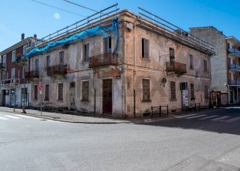 Edificio all\'aperto - Stable - Palace Viale Giuseppe Mazzini
 
1, Romagnano Sesia - photo 11