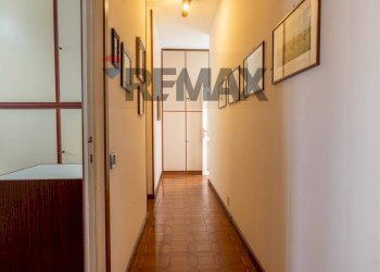 Hall / corridoio - Semi-detached house Via Duchessa di Genova
 
53, Stresa - photo 25