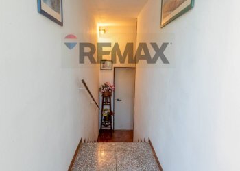 Hall / corridoio - Semi-detached house Via Duchessa di Genova
 
53, Stresa - photo 30