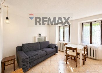 Sala da pranzo - Semi-detached house Via alla Chiesa
 
1, Meina - photo 3