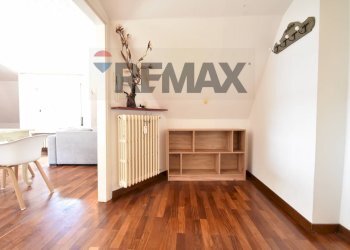 Stanza vuota - Appartamento PIAZZA MATTEOTTI
 
5, Castelletto Sopra Ticino - foto 6