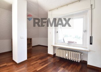 Stanza vuota - Appartamento PIAZZA MATTEOTTI
 
5, Castelletto Sopra Ticino - foto 7