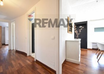 Hall / corridoio - Appartamento PIAZZA MATTEOTTI
 
5, Castelletto Sopra Ticino - foto 8