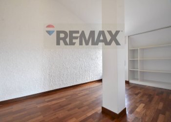 Stanza vuota - Appartamento PIAZZA MATTEOTTI
 
5, Castelletto Sopra Ticino - foto 16