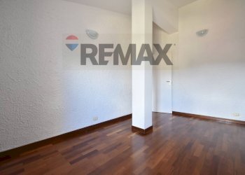 Stanza vuota - Appartamento PIAZZA MATTEOTTI
 
5, Castelletto Sopra Ticino - foto 17