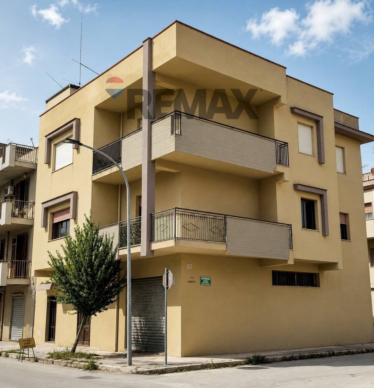 Edificio all\'aperto - Casa indipendente Corso dei Mille
200/A, Menfi - foto 2