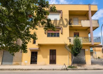 Edificio all\'aperto - Independent house Corso dei Mille
 
200/A, Menfi - photo 1
