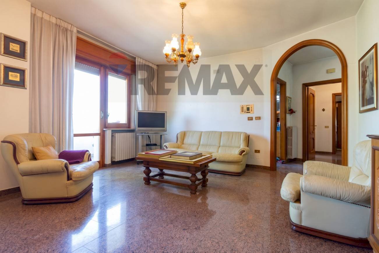 Soggiorno - Villa Via Roma
 
36, San Giovanni Teatino - foto 2