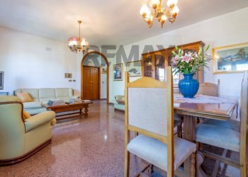 Sala da pranzo - Villa Via Roma
 
36, San Giovanni Teatino - foto 4