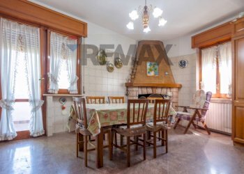 Sala da pranzo - Villa Via Roma
 
36, San Giovanni Teatino - foto 5