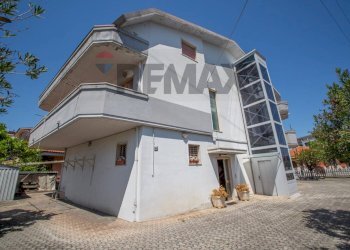 Edificio all\'aperto - Villa Via Roma
 
36, San Giovanni Teatino - foto 22