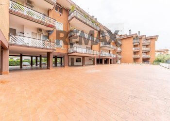 Edificio all\'aperto - Attic Via Anagnina
332, Roma - photo 3