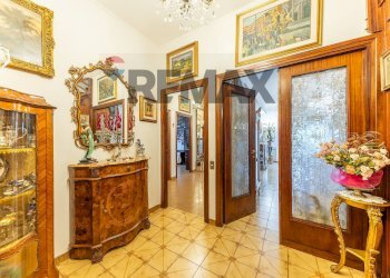 Hall / corridoio - Attic Via Anagnina
332, Roma - photo 6