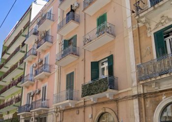 Edificio all\'aperto - Two-room apartment Via Principe Amedeo
 
410, Bari - photo 1