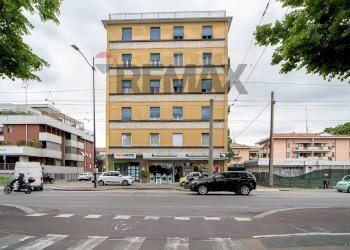 Edificio all\'aperto - Trilocale via emilio lepido
 
14, Parma - foto 2