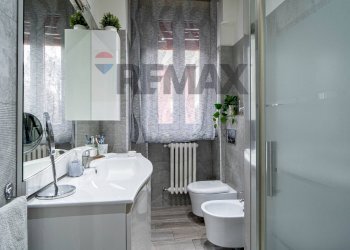 Bagno - Trilocale via emilio lepido
 
14, Parma - foto 15