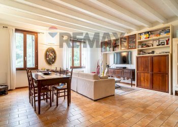 Sala da pranzo - Quadrilocale Strada Argini Parma
 
38, Parma - foto 4