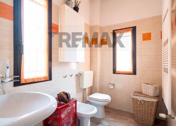 Bagno - Quadrilocale Strada Argini Parma
 
38, Parma - foto 12