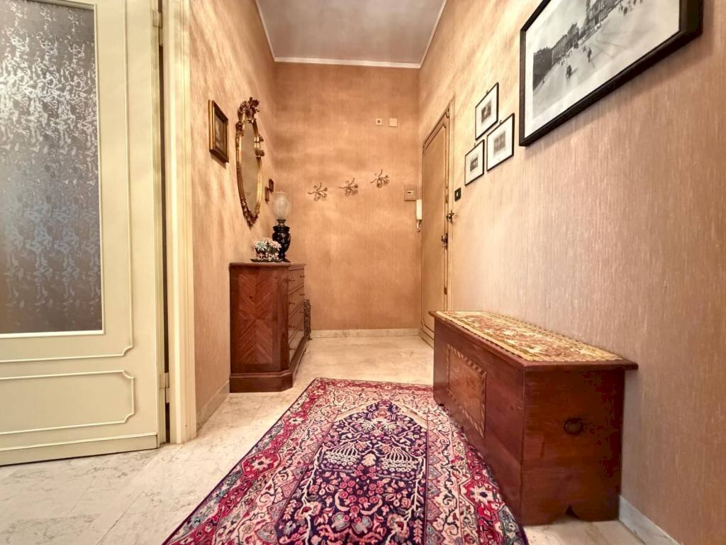 Ingresso - Trilocale via Ventotene, 106, Genova (zona Lagaccio) - foto 2