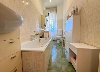 Bagno - Trilocale via Ventotene, 106, Genova (zona Lagaccio) - foto 8