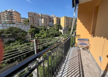 Balcone - Trilocale via Ventotene, 106, Genova (zona Lagaccio) - foto 17