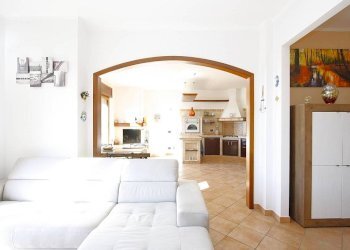 Salone - Four-room apartment via Don Carlo Gnocchi, Parabita - photo 4
