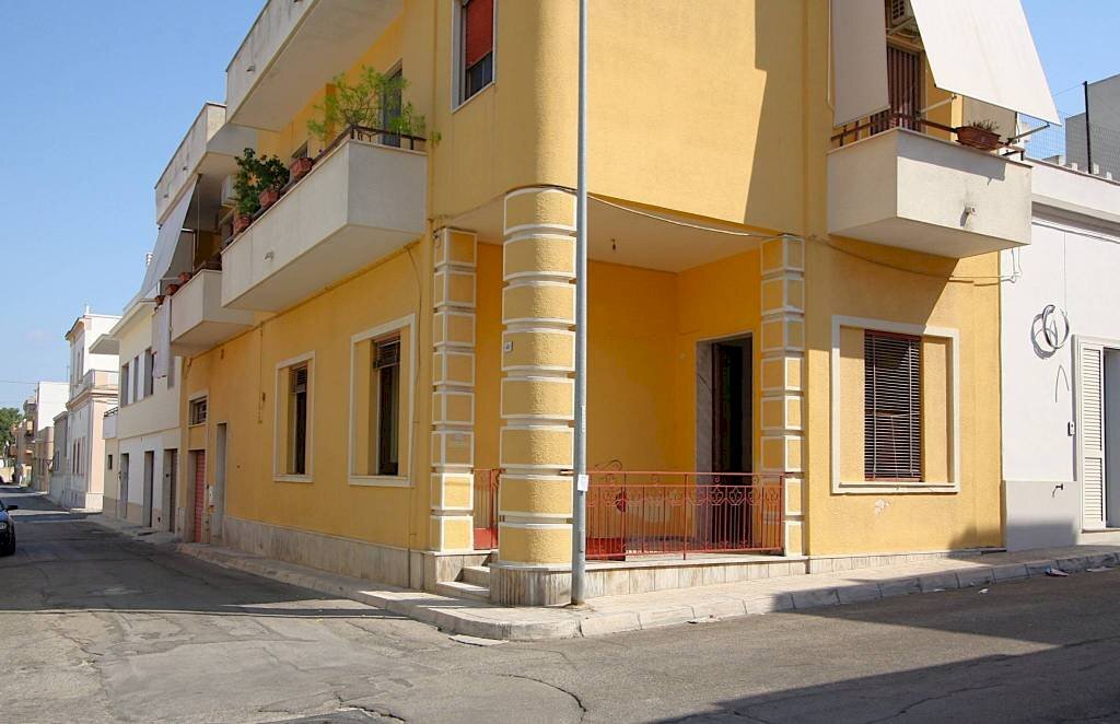 Facciata - Four-room apartment via Torino, Parabita - photo 3