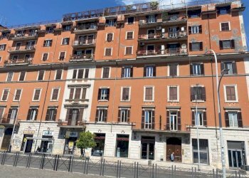 Facciata - Appartamento largo Brindisi, 18, Roma - foto 2