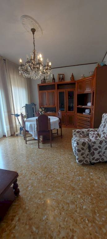 Salone - Four-room apartment via Gioacchino Rossini, 3, Varese - photo 2