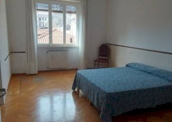 Camera da letto - Four-room apartment via Gioacchino Rossini, 3, Varese - photo 8